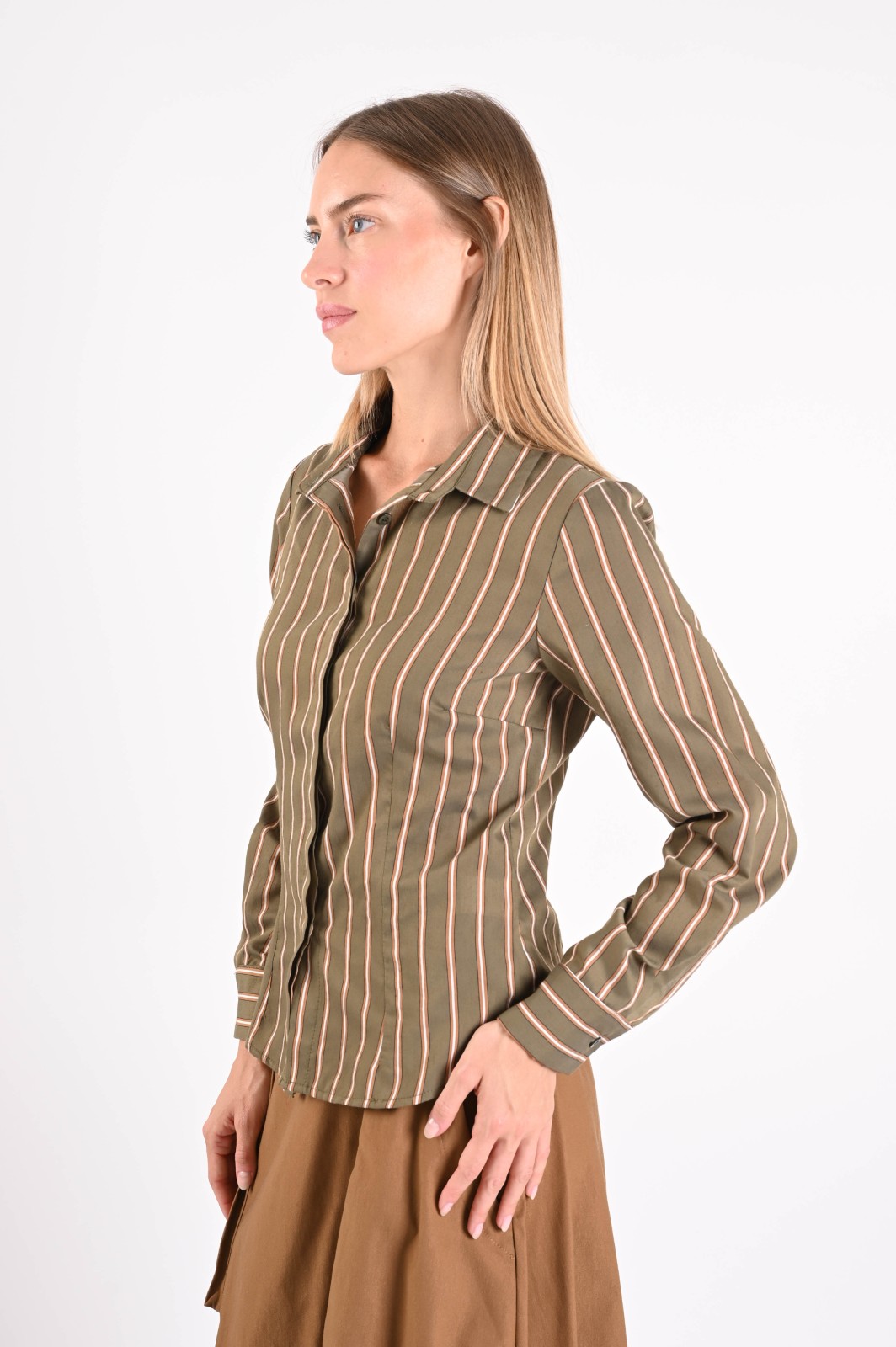 CAMICIA A RIGHE CON COLLO CLASSICO - immagine 2