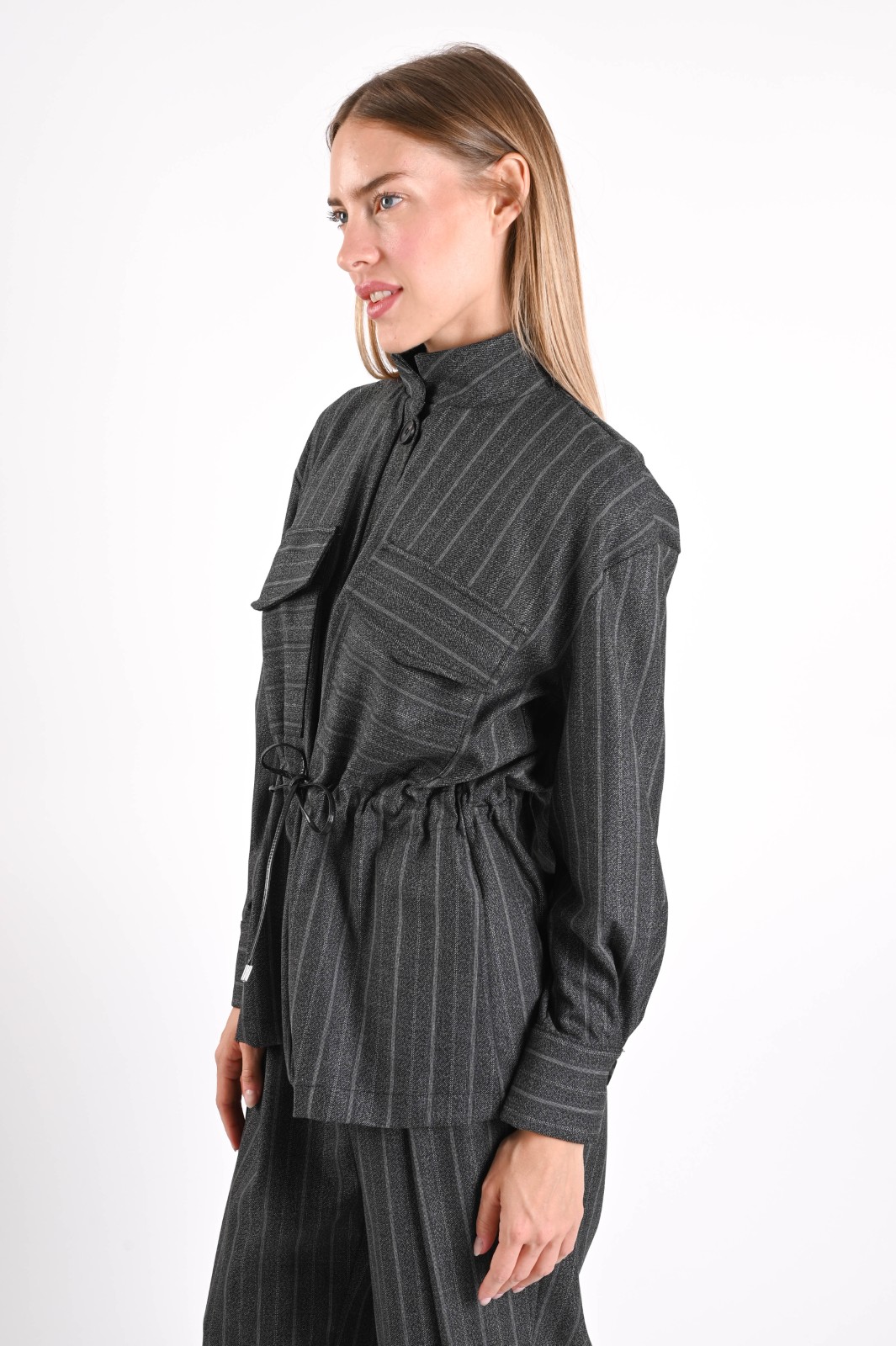 GIACCA CAMICIA GESSATA CON COULISSE IN VITA - immagine 3