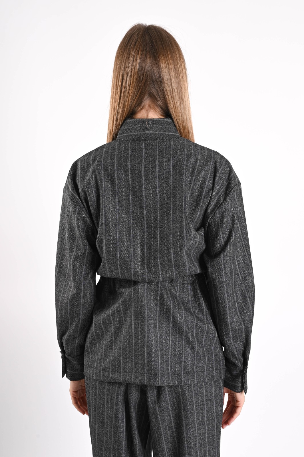 GIACCA CAMICIA GESSATA CON COULISSE IN VITA - immagine 4