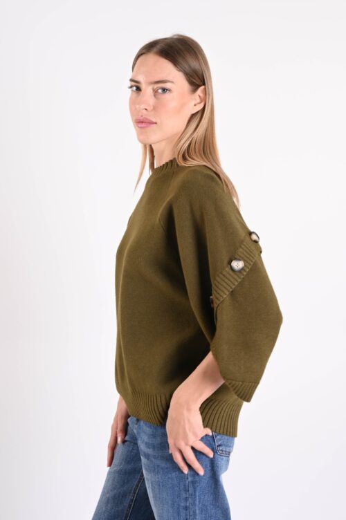 Alternative view of MAGLIONE MORBIDO CON MANICHE A 3/4 E BOTTONI