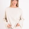 MAGLIA MORBIDA CON SPALLE SCESE E TASCHINA