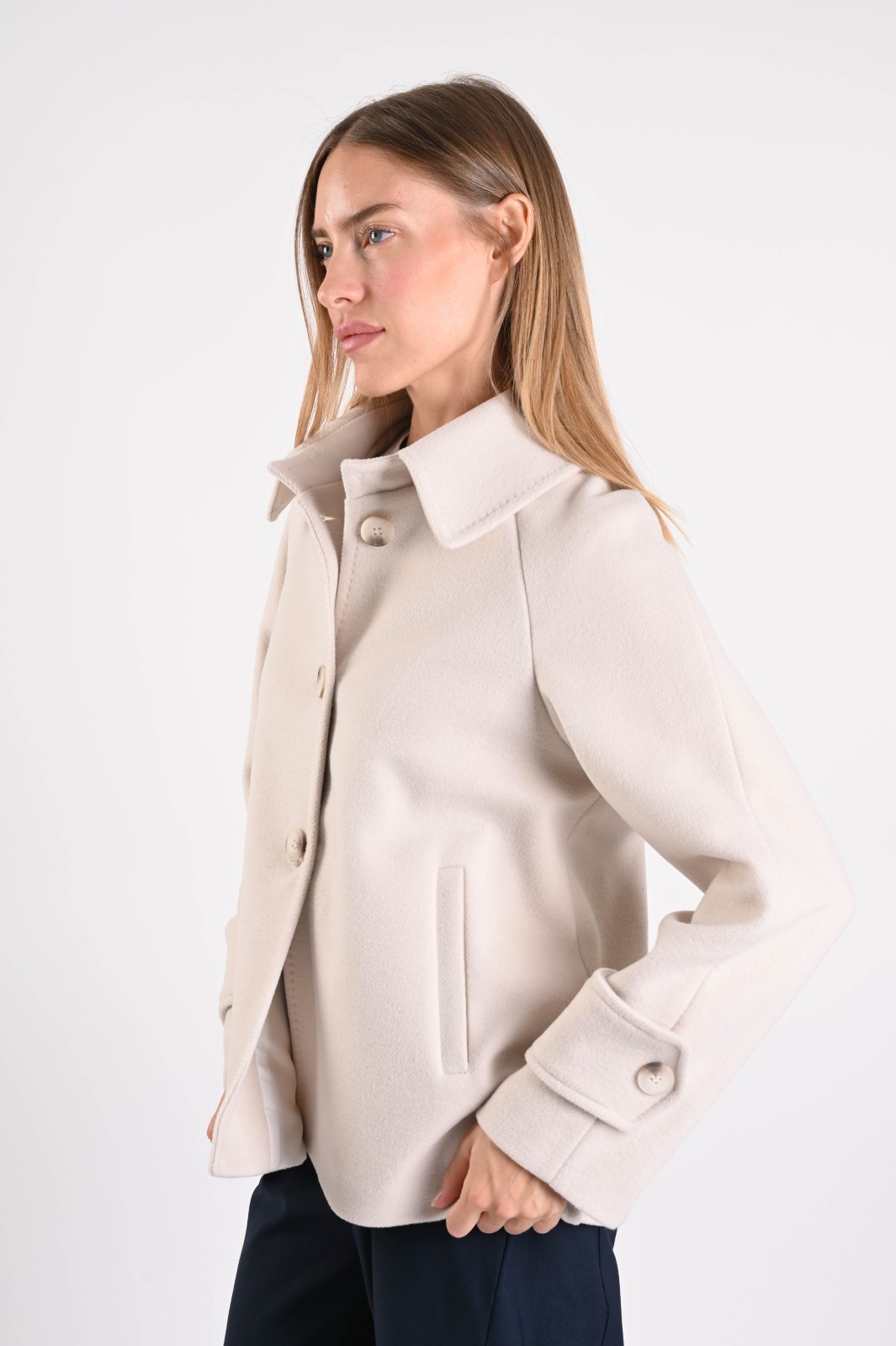 GIACCA CAPPOTTO CORTA CON COLLETTO - immagine 3