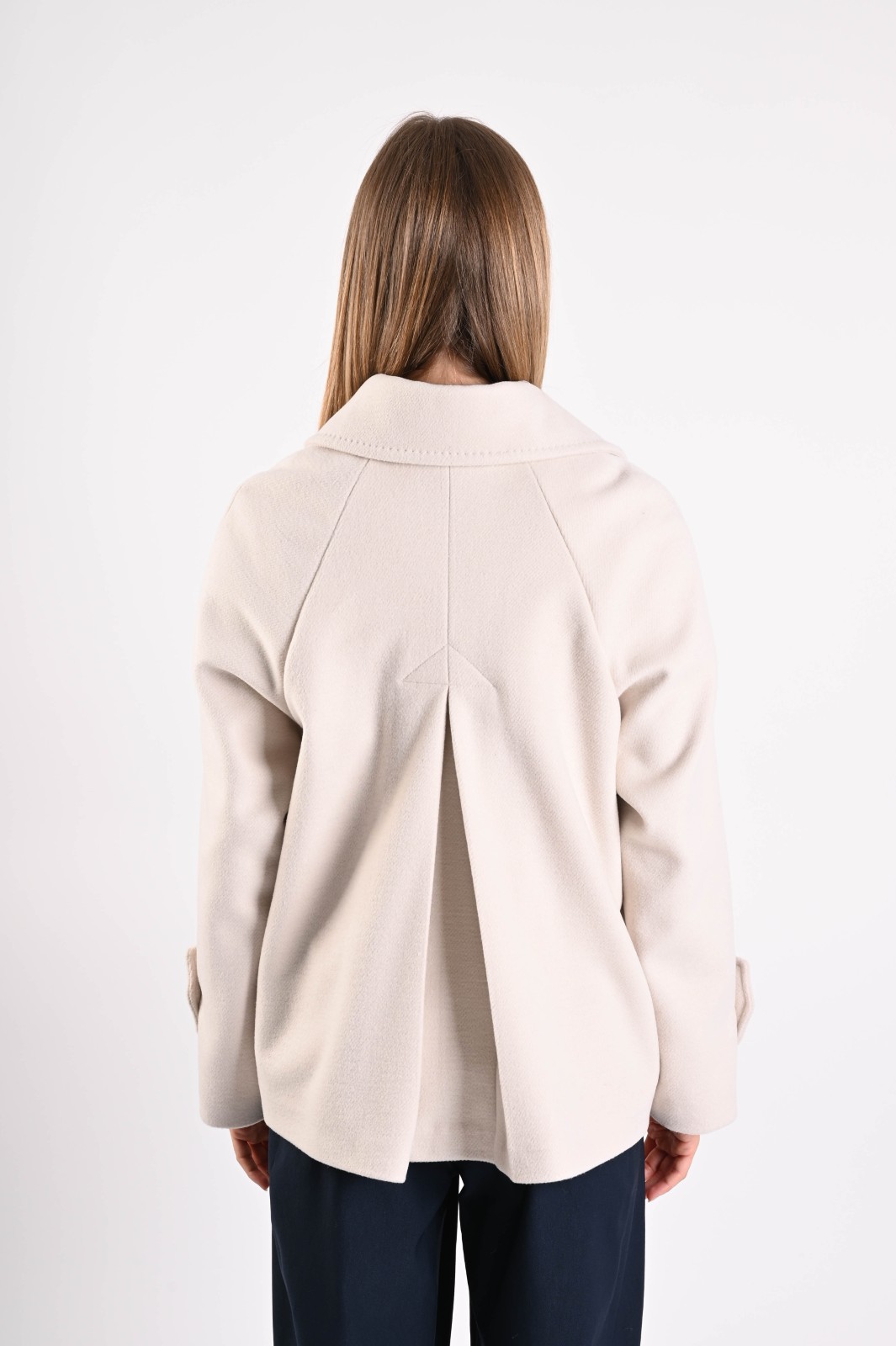 GIACCA CAPPOTTO CORTA CON COLLETTO - immagine 4