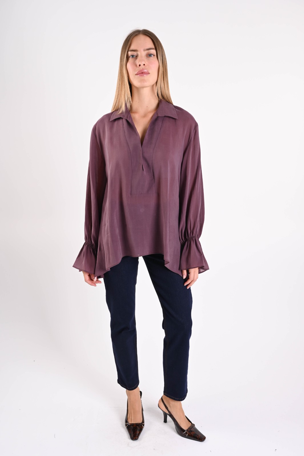 BLUSA CON MANICHE A CAMPANA - immagine 4