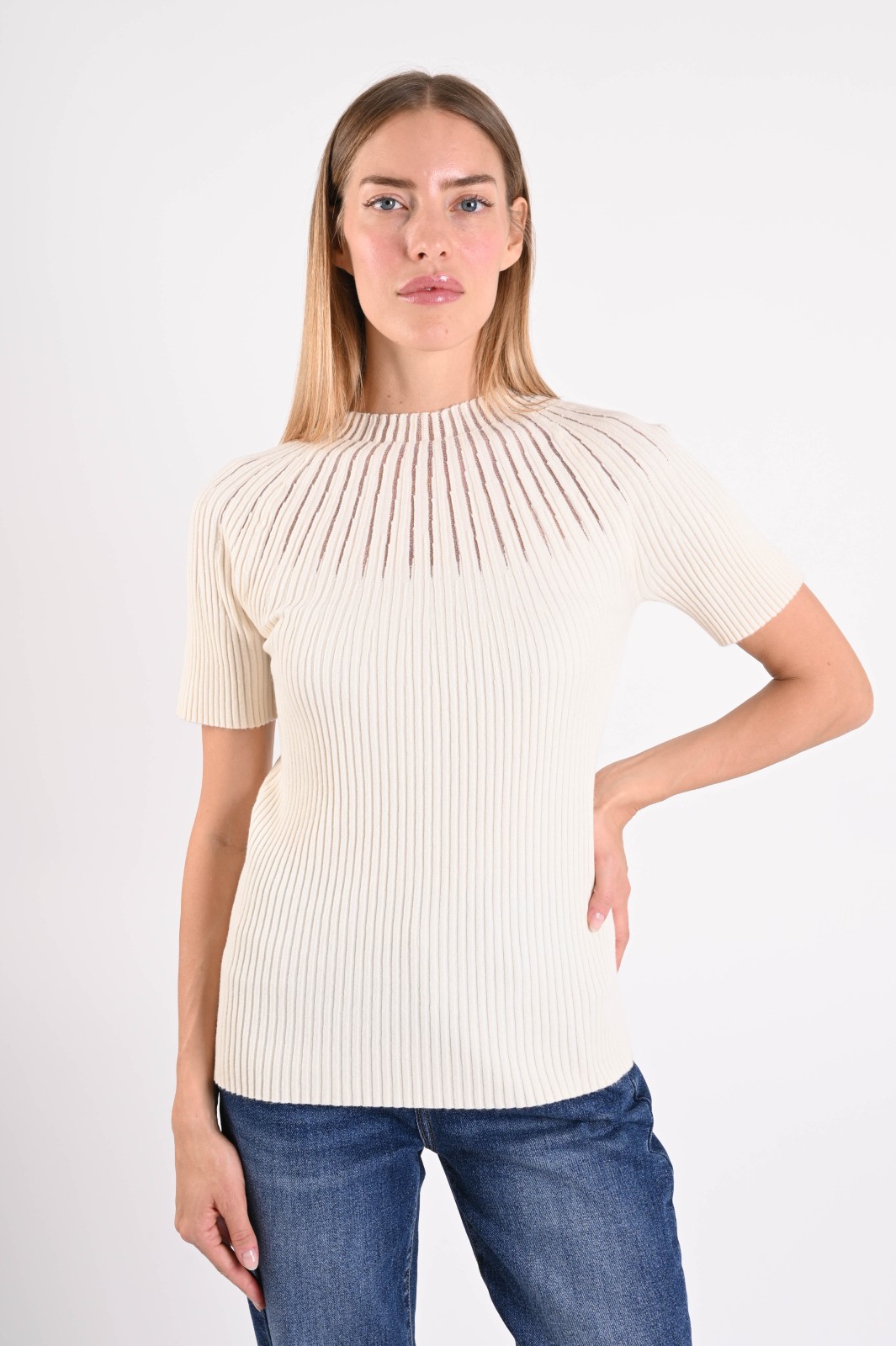 U100043-06_BEIGE MAGLIA A MANICHE CORTE CON EFFETTO SEMITRASPARENZA AL COLLO - Beige, TU