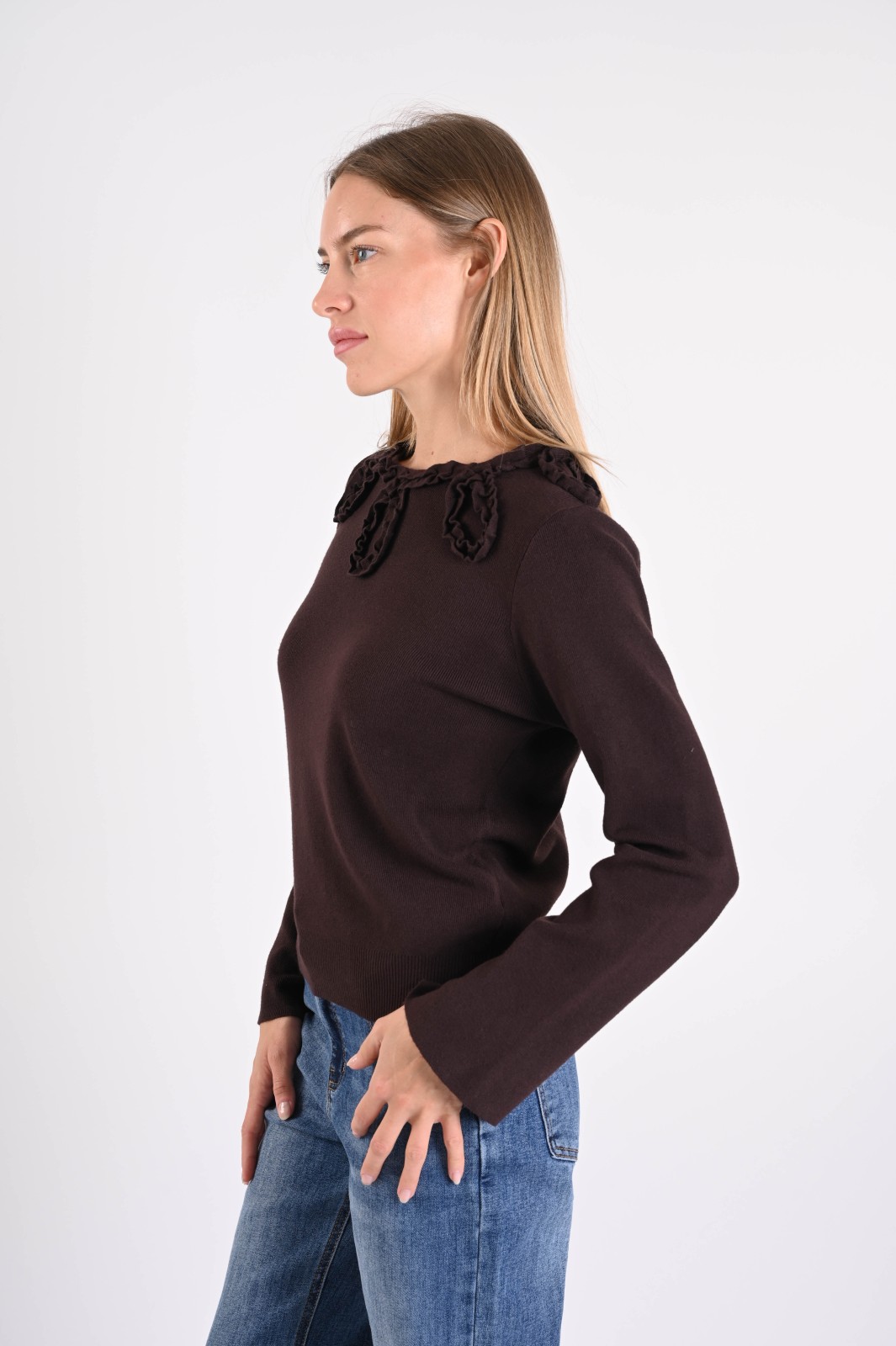 MAGLIA CON APPLICAZIONI FLOREALI 3D - Image 2