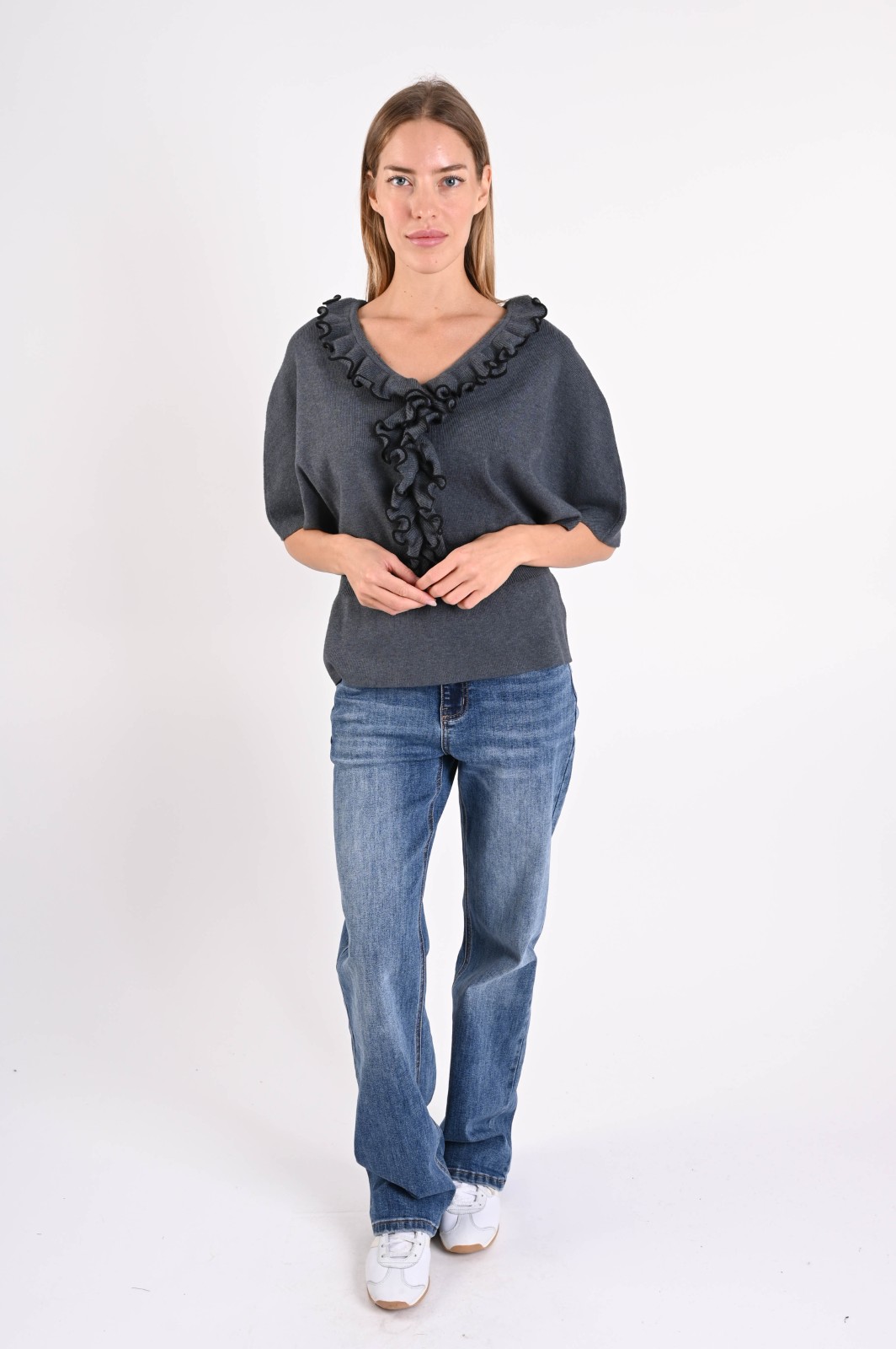 MAGLIA CON VOLANT SULLO SCOLLO - immagine 4