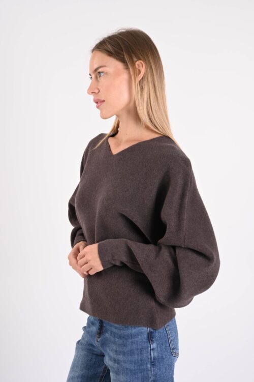 Alternative view of MAGLIONE CON SCOLLO A V E MANICHE AMPIE