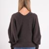 MAGLIONE CON SCOLLO A V E MANICHE AMPIE - immagine 3