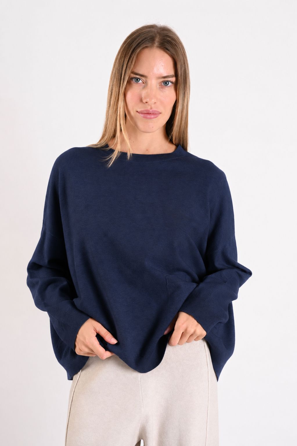 a0809091-de8c-44b1-8742-48dd3bfabc99 MAGLIA MORBIDA CON SPALLE SCESE E TASCHINA - Blu, TU