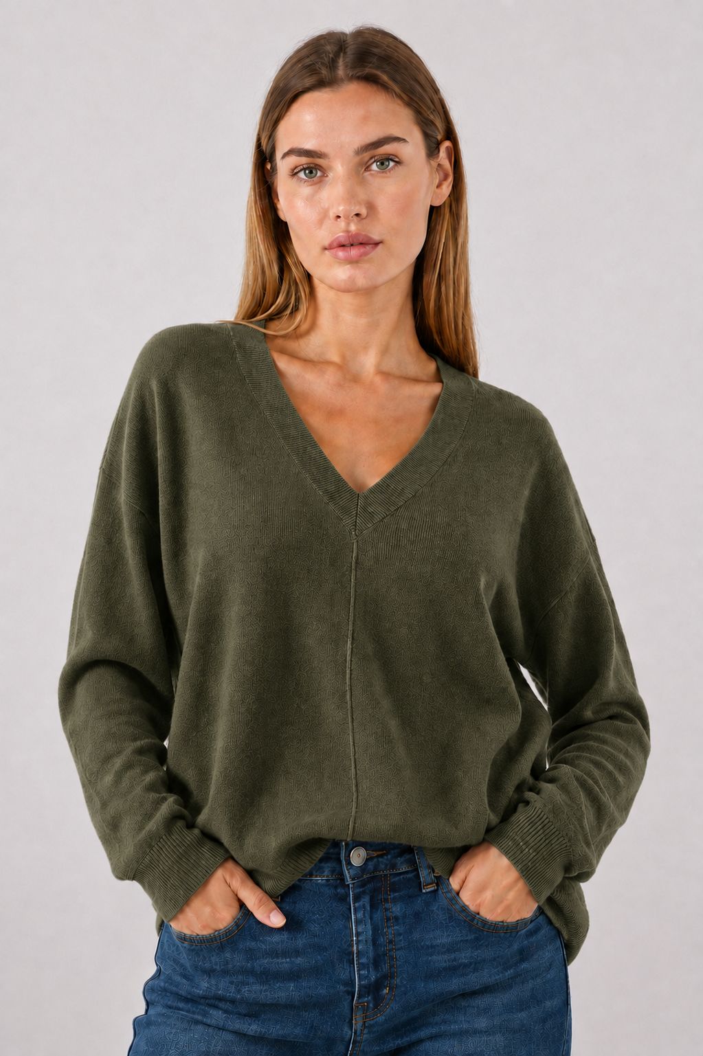 a5fb724d-222b-4c16-98d3-d6c352d83e2c MAGLIONE CON SCOLLO A V E CUCITURA A VISTA - Militare, TU