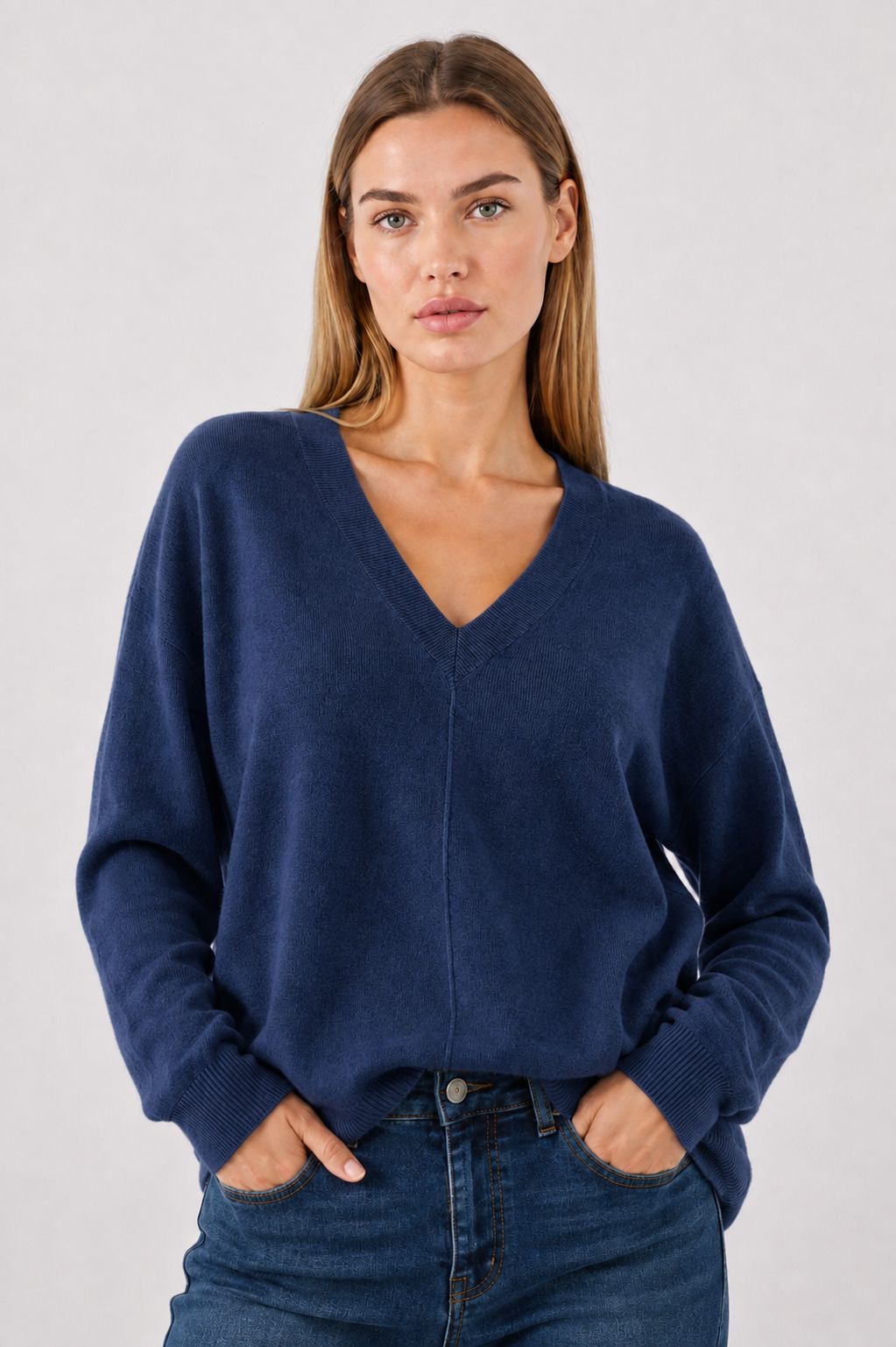 d22379a3-0514-4d2f-af7b-cd1a88529c44 MAGLIONE CON SCOLLO A V E CUCITURA A VISTA - Blu, TU