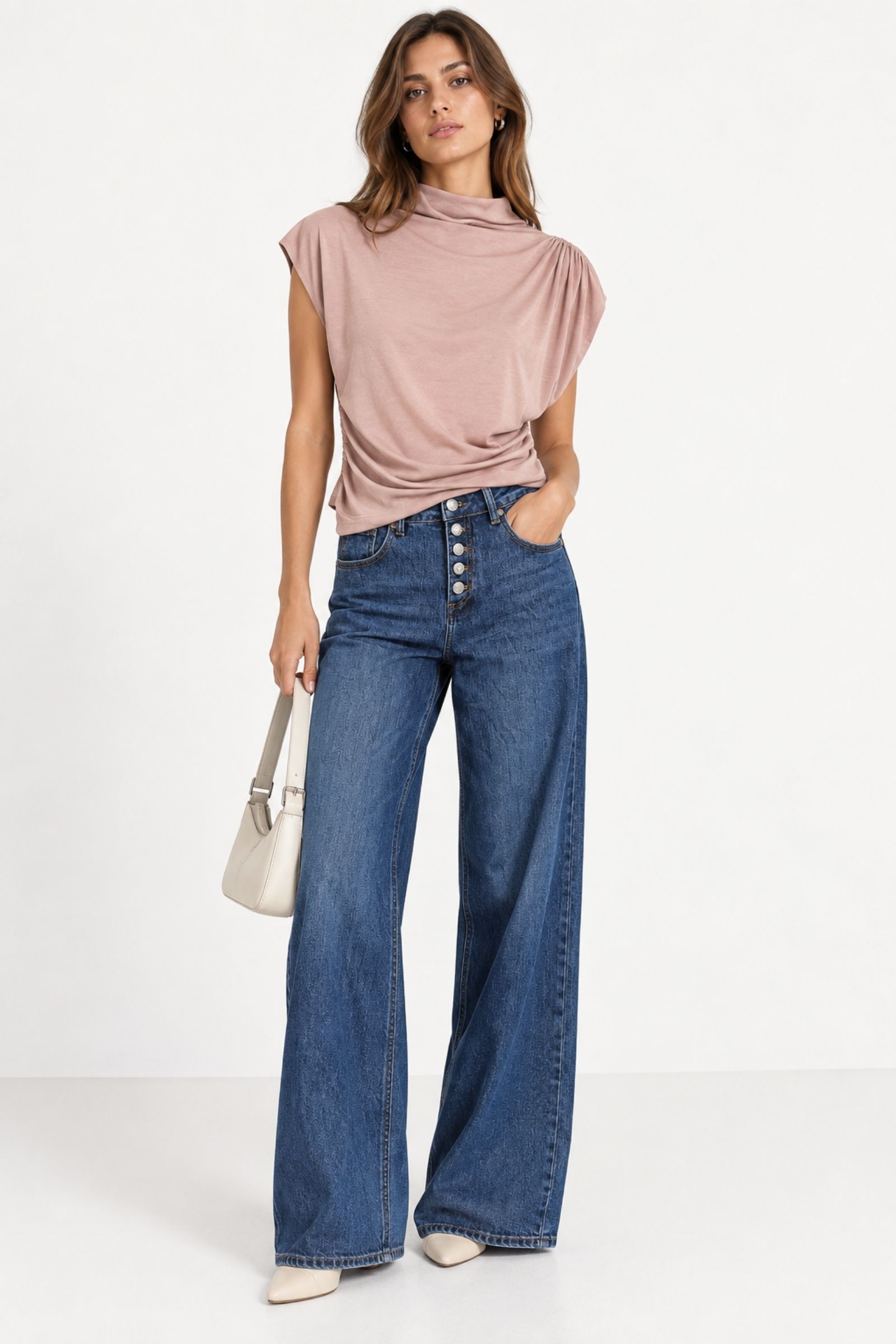 JEANS CON BOTTONI FRONTALI