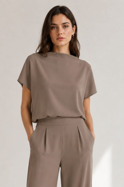 BLUSA COLLO ALTO A MANICHE CORTE IN CADY