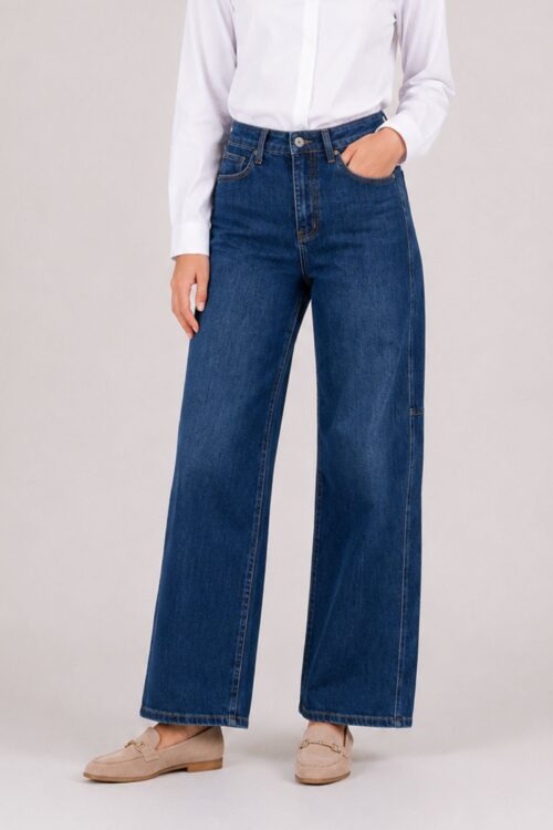 JEANS CON DETTAGLIO CUCITURE
