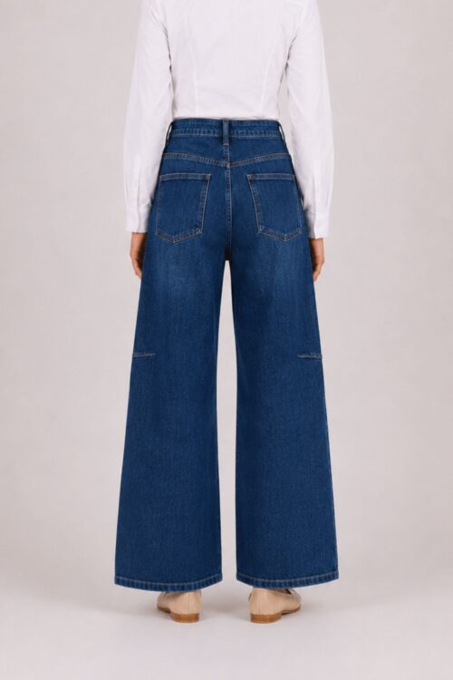 Alternative view of JEANS CON DETTAGLIO CUCITURE