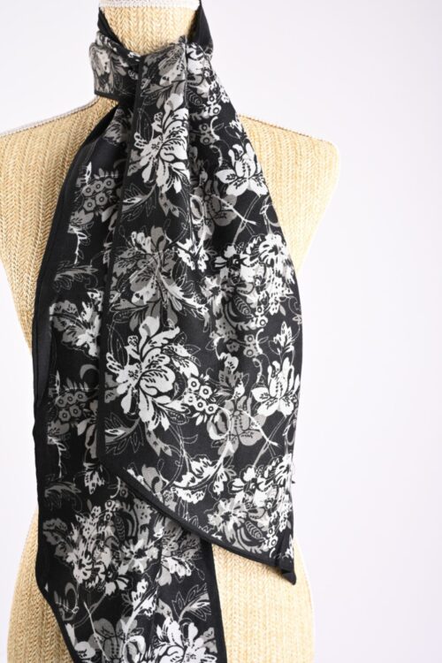 Alternative view of FOULARD DOUBLE FACE FANTASIA