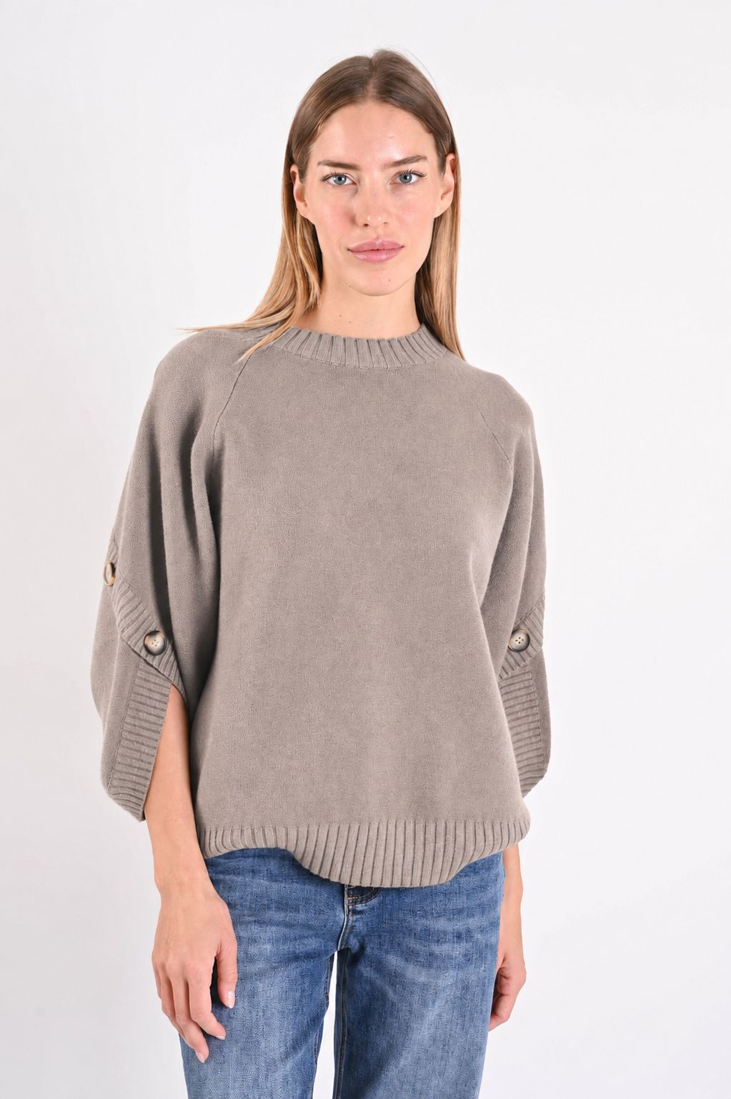 69317d91-abf5-410f-85e9-b80c6e53c1d9 MAGLIONE MORBIDO CON MANICHE A 3/4 E BOTTONI - Tortora, TU