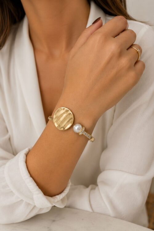 Alternative view of BRACCIALE CON DETTAGLIO DORATO E PERLA