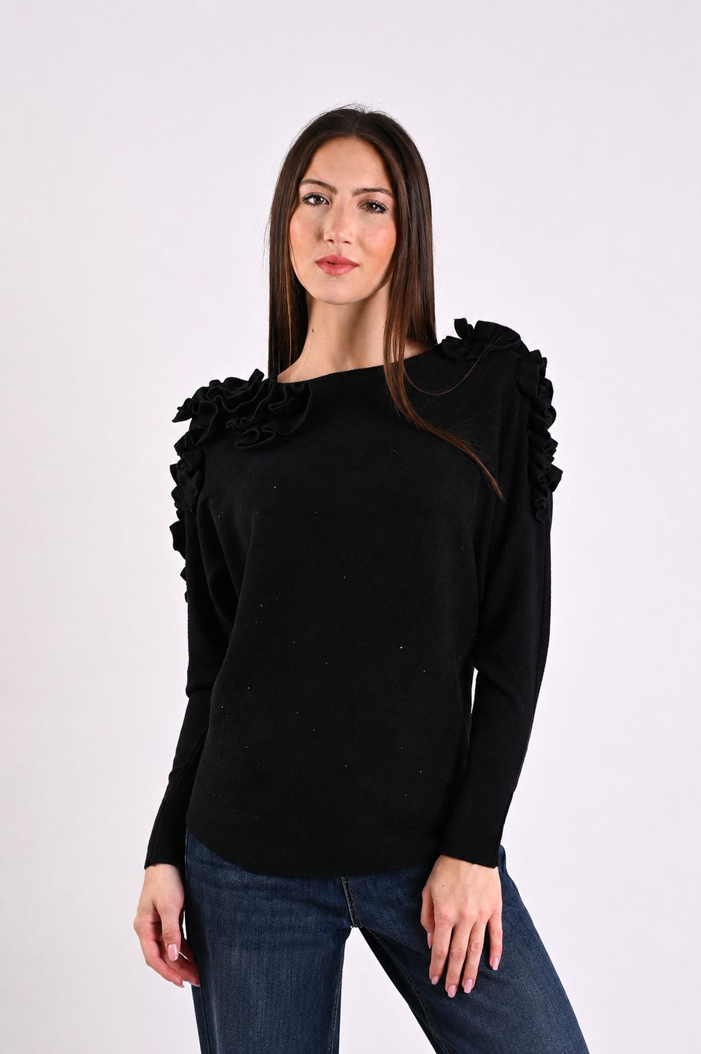 b1acc6f1-218c-48b5-9076-8d387edd1e1c MAGLIA CON DECORAZIONI VOLANT SULLE SPALLE - Nero, TU