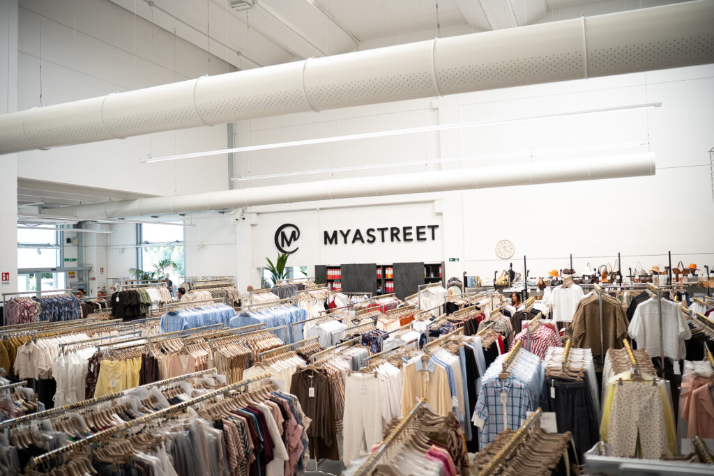 Showroom Myastreet abbigliamento donna all'ingrosso a Prato