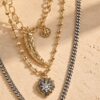 COLLANA LAYERED CON PENDENTI STILE VINTAGE - immagine 2