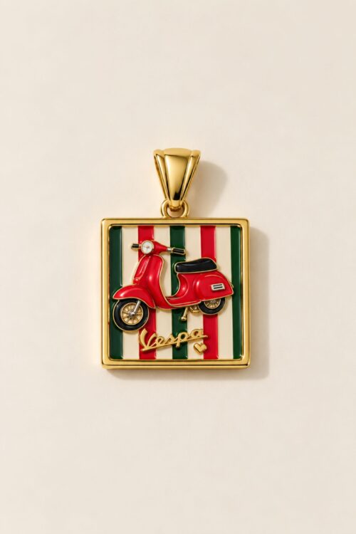 PENDENTE QUADRATO CON VESPA E DETTAGLI TRICOLORE