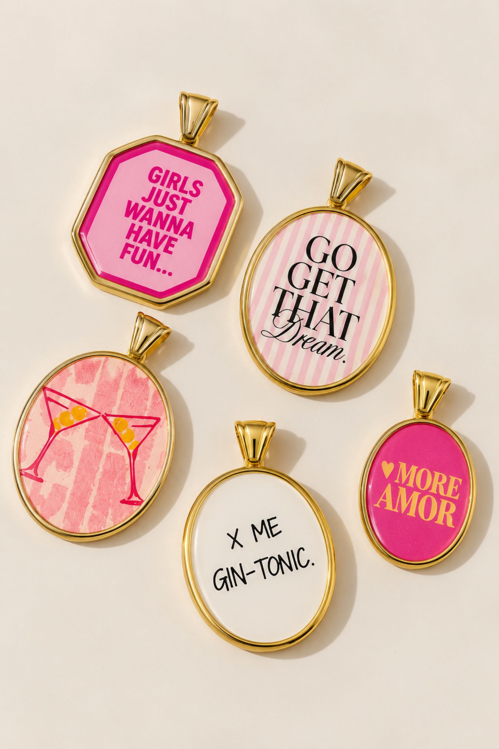 PENDENTE OTTAGONALE GIRLS JUST WANNA HAVE FUN - immagine 2