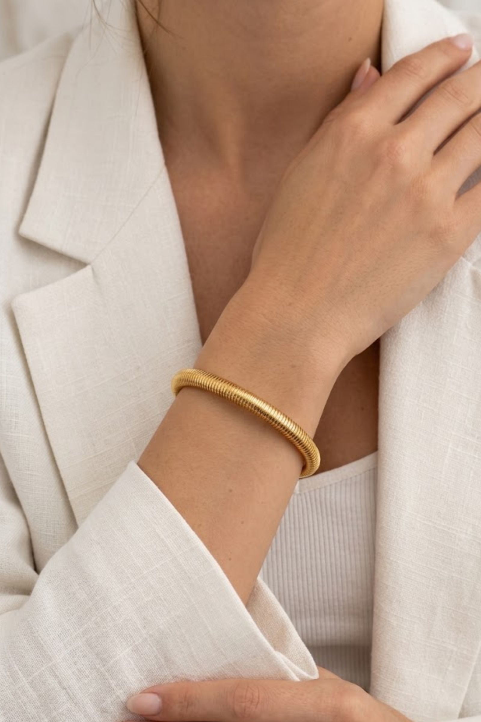 BRACCIALE RIGIDO EFFETTO TUBOLARE