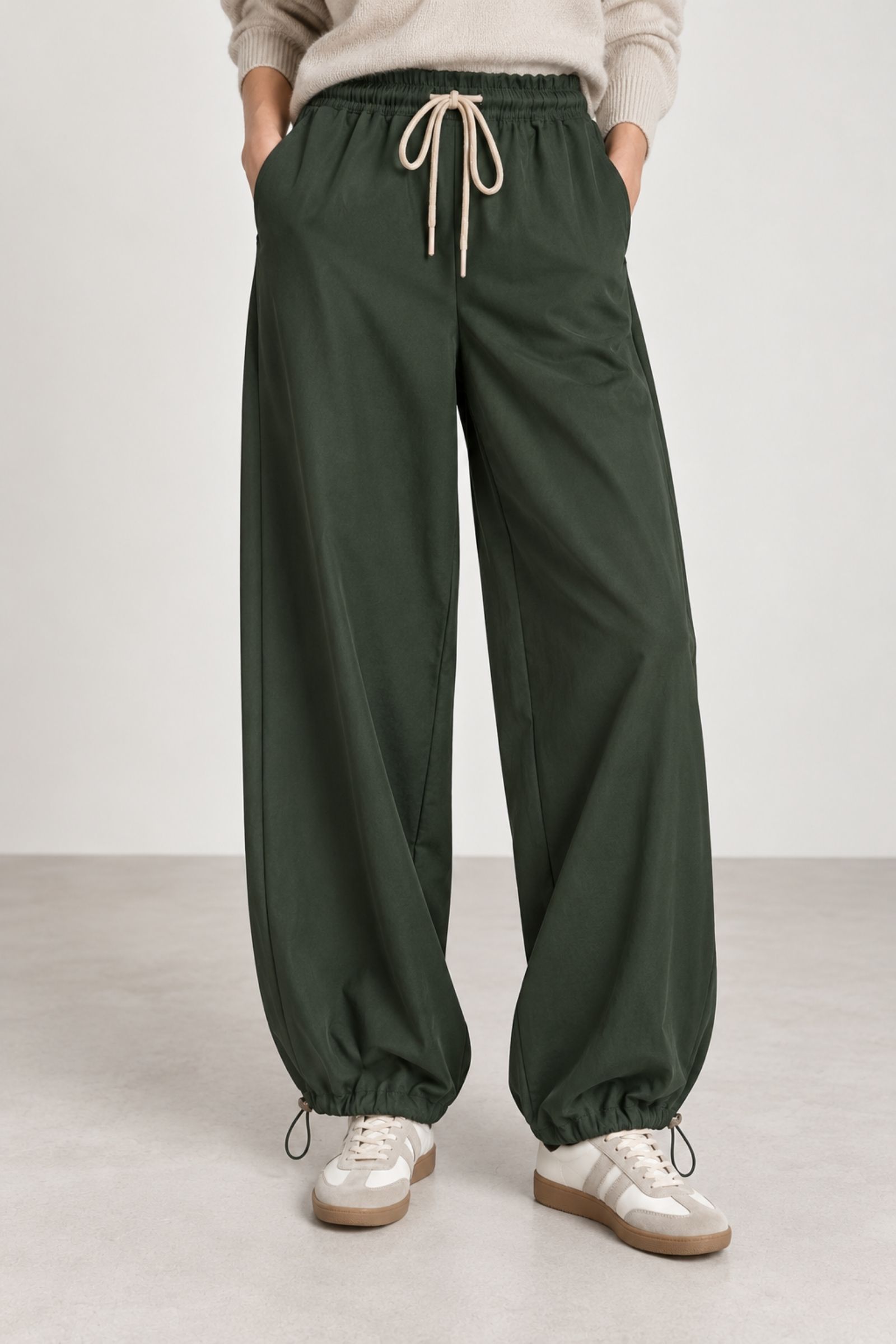 PANTALONI JOGGER CON COULISSE REGOLABILE - immagine 2