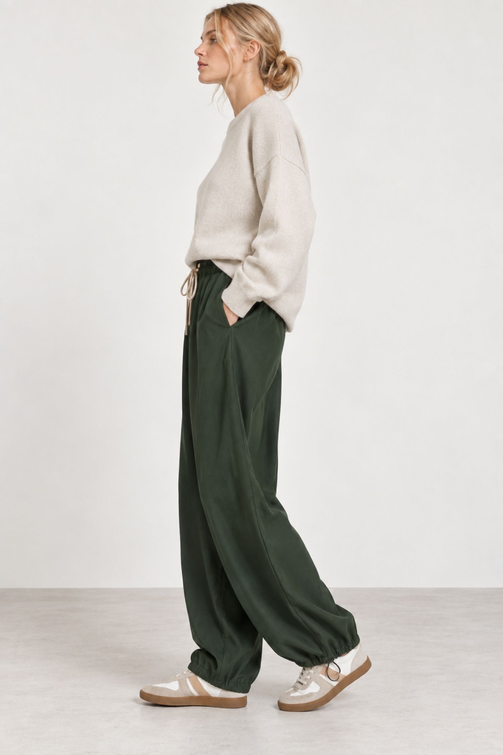 PANTALONI JOGGER CON COULISSE REGOLABILE - immagine 4