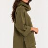 MAGLIA OVERSIZE CON COLLO AMPIO E TASCHE - immagine 3