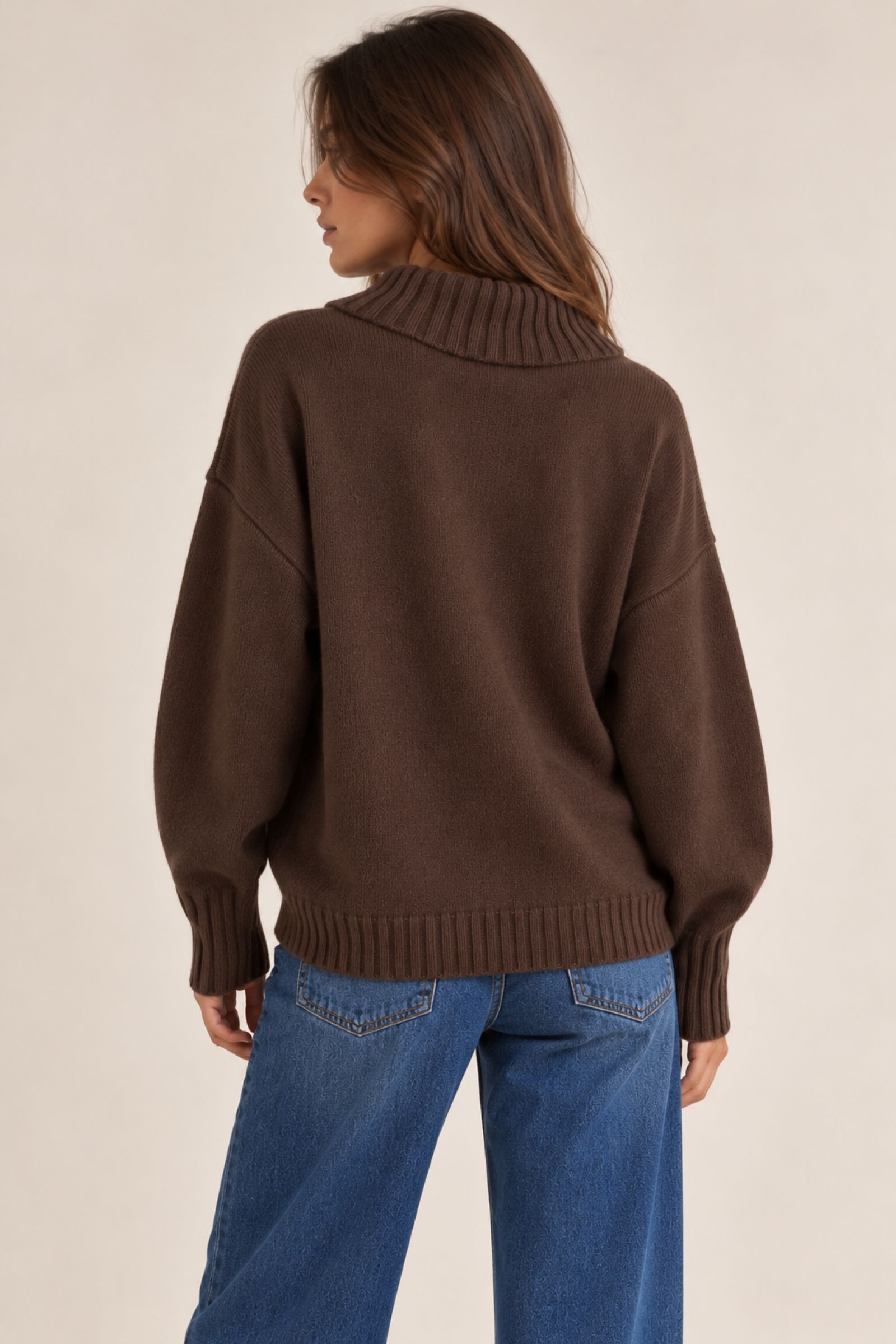 MAGLIONE DOLCEVITA MORBIDO CON MANICHE AMPIE - immagine 4