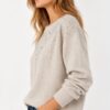 MAGLIA GIROCOLLO CON APPLICAZIONI GIOIELLO - immagine 2