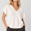 MAGLIA OVERSIZE CON SCOLLO A V E MANICHE CORTE