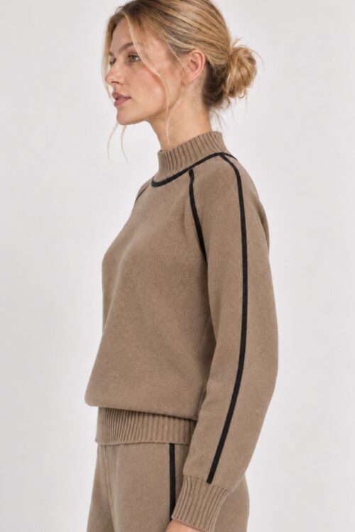 Alternative view of MAGLIA DOLCEVITA CON PROFILI A CONTRASTO