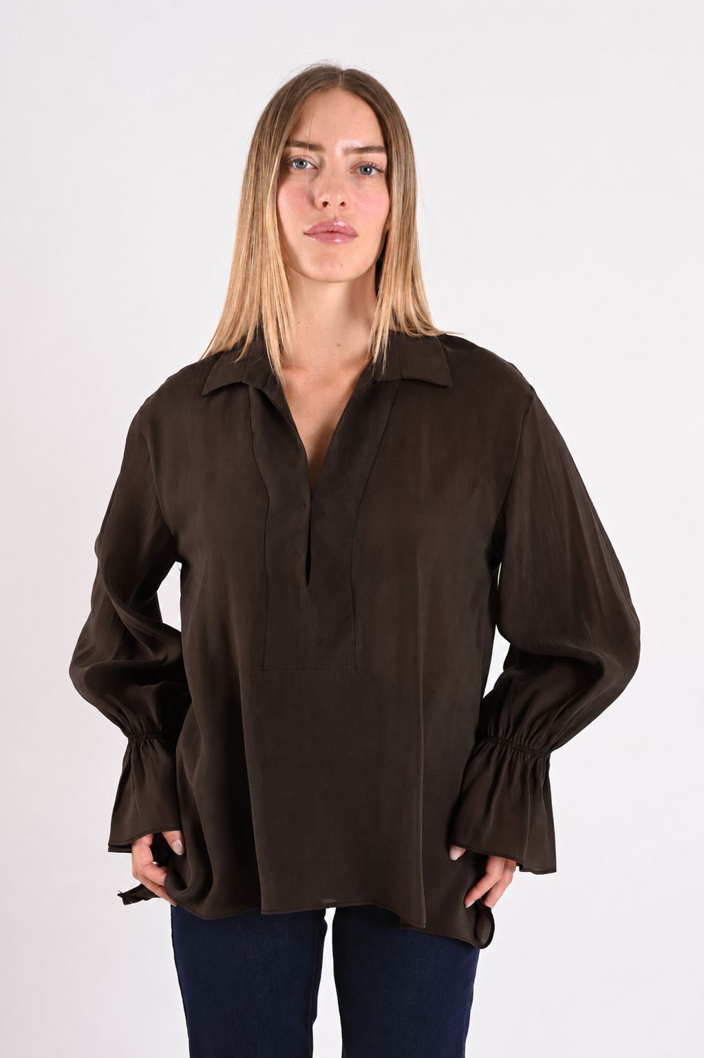 fbf647a7-62a5-41ab-b561-eb847c21de5e BLUSA CON MANICHE A CAMPANA - Moro, S