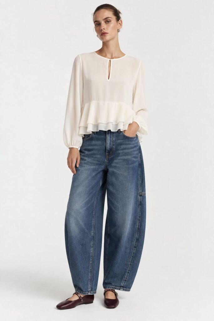 JEANS BALLOON CON CUCITURE SAGOMATE 