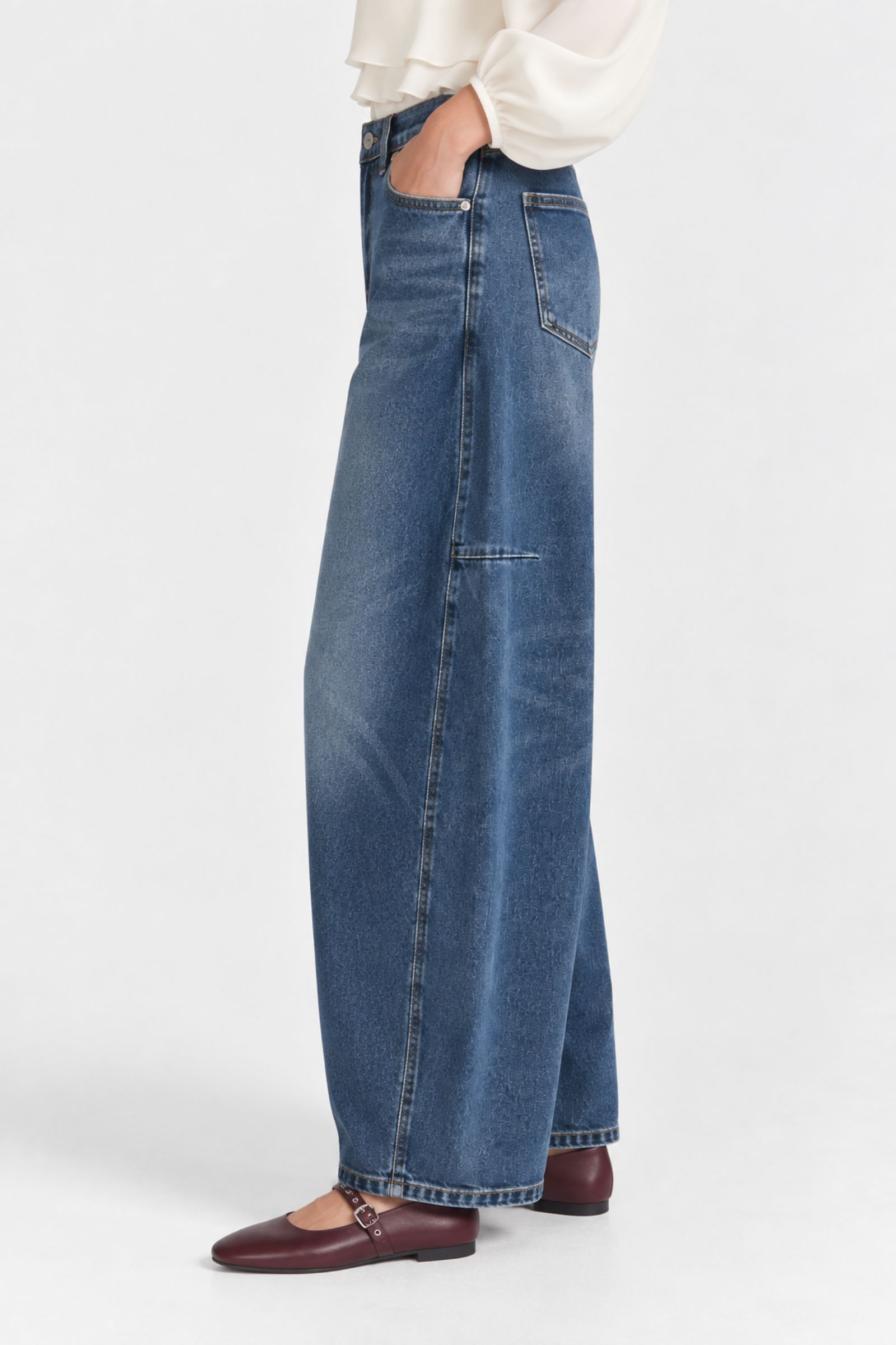 JEANS BALLOON CON CUCITURE SAGOMATE - immagine 3