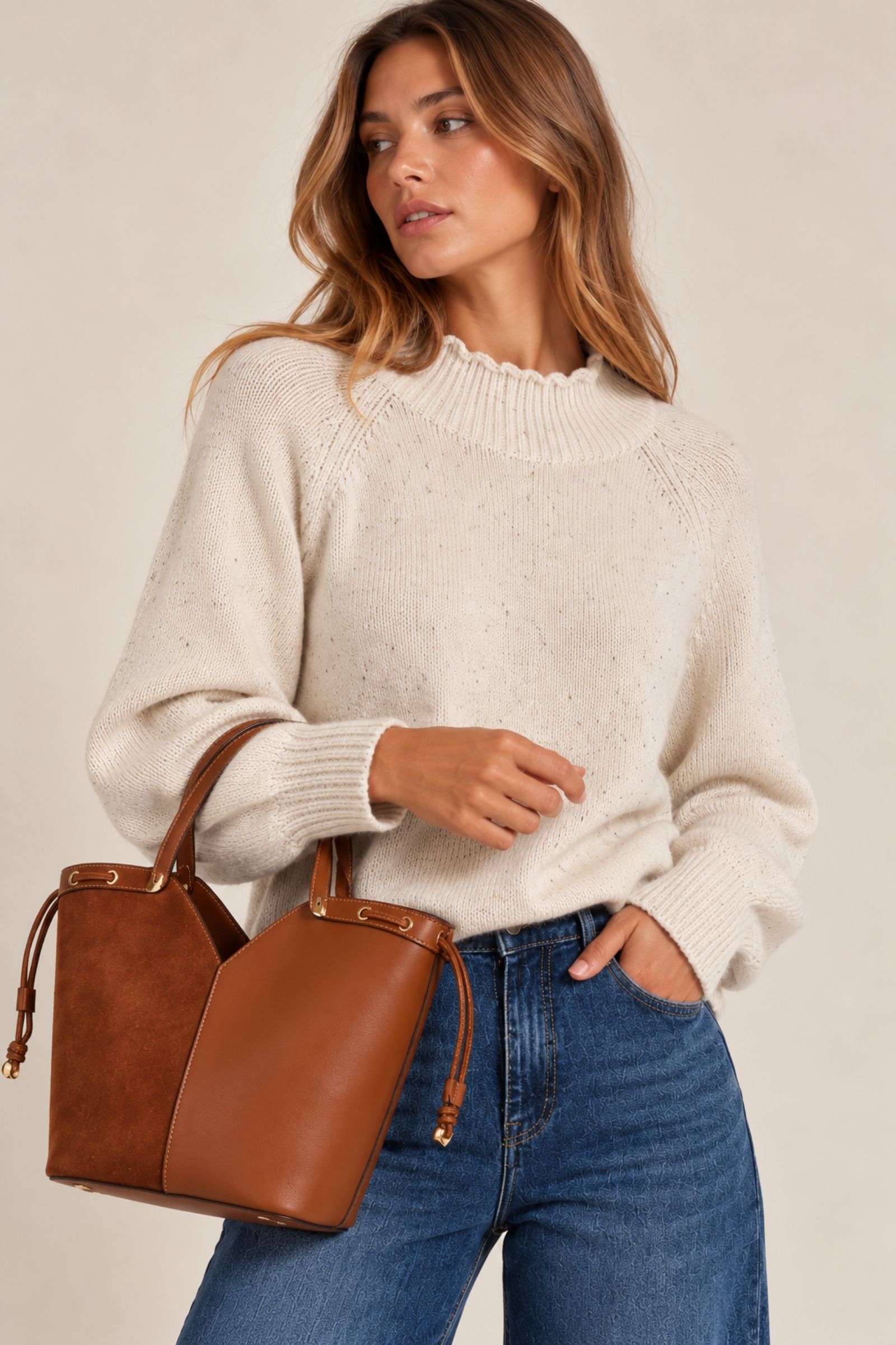 MAGLIONE GIROCOLLO CON DETTAGLI A COSTINE - Image 2