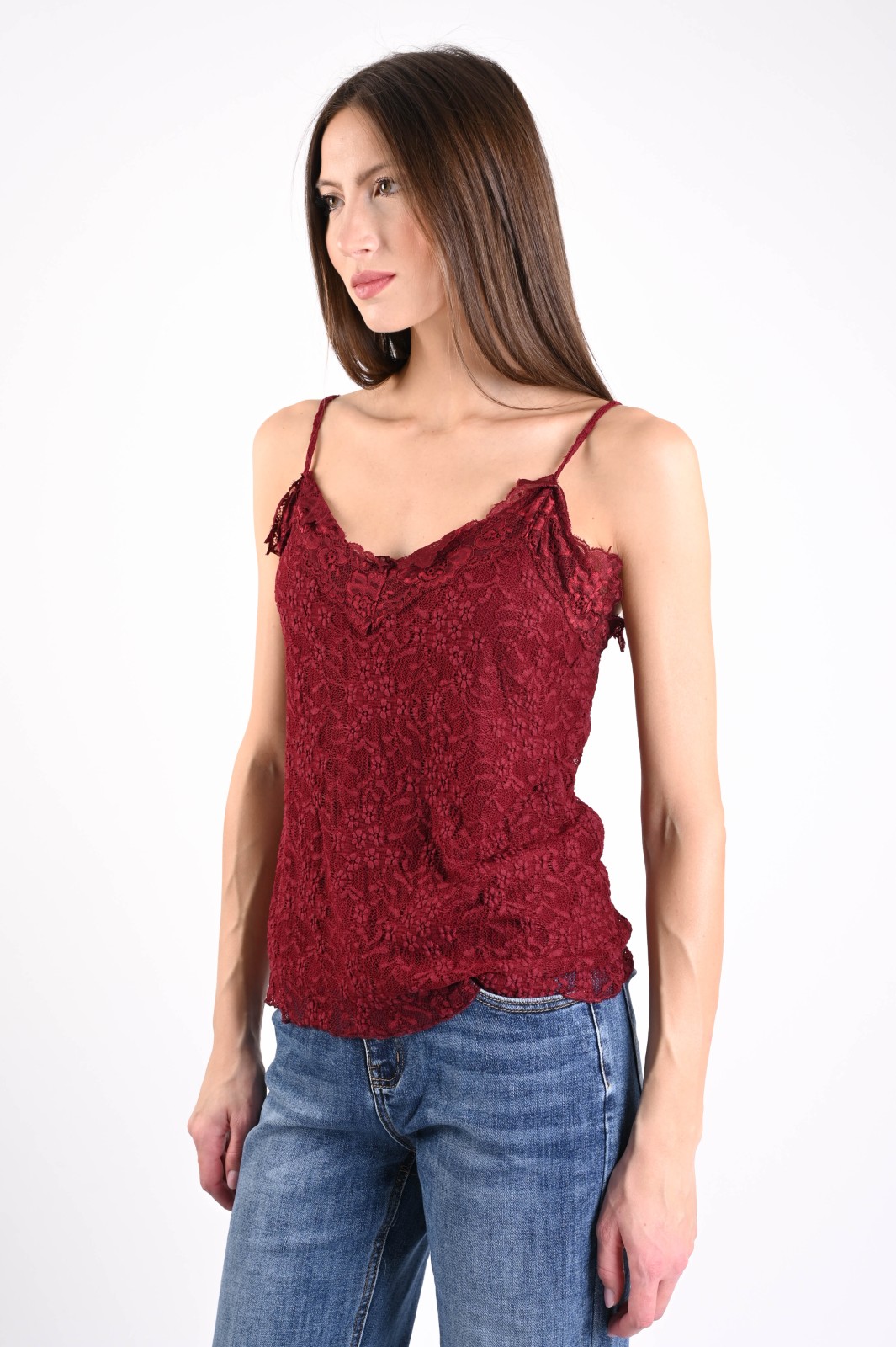 TOP IN PIZZO CON SPALLINE SOTTILI - immagine 2