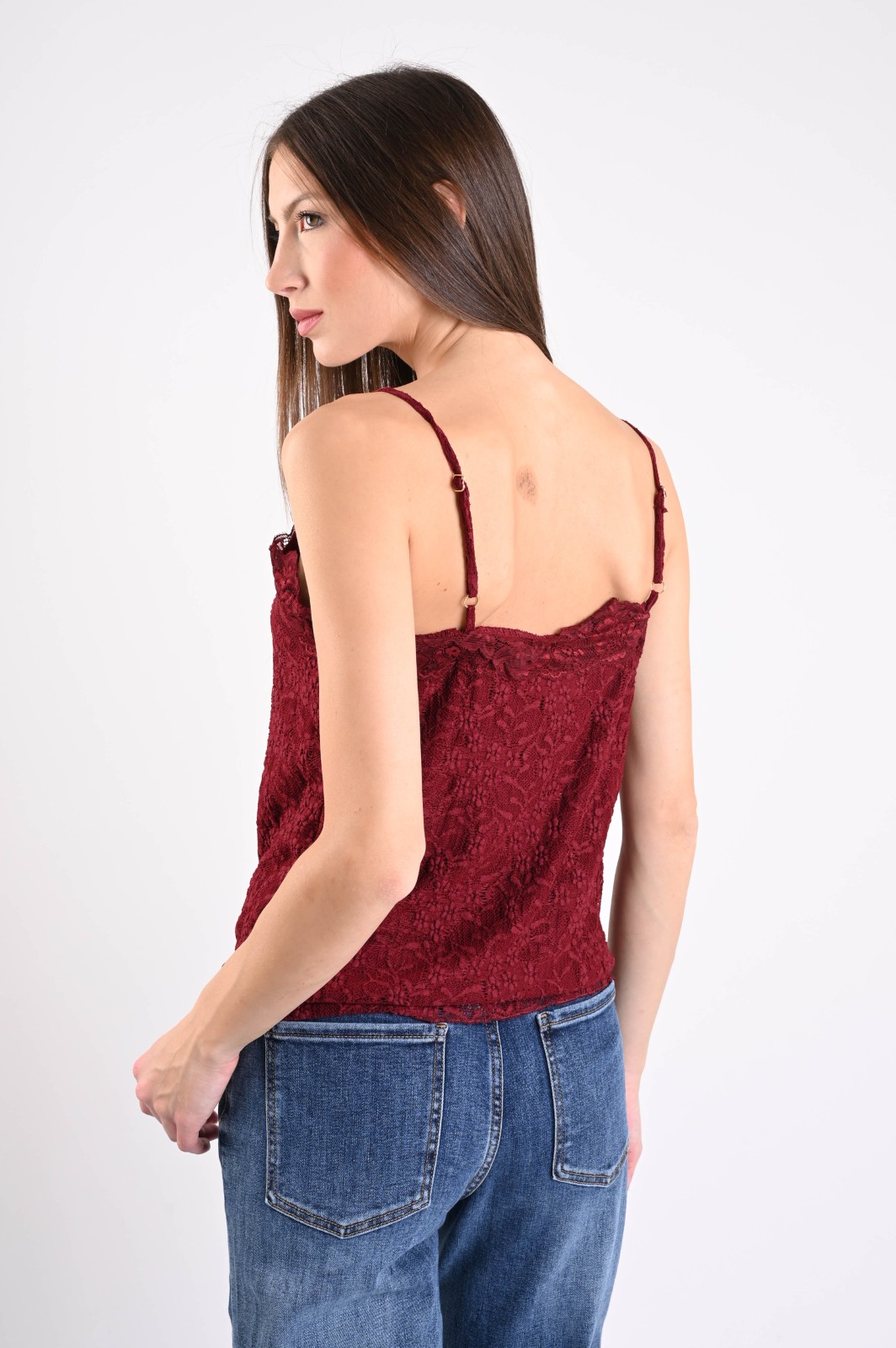 TOP IN PIZZO CON SPALLINE SOTTILI - immagine 3