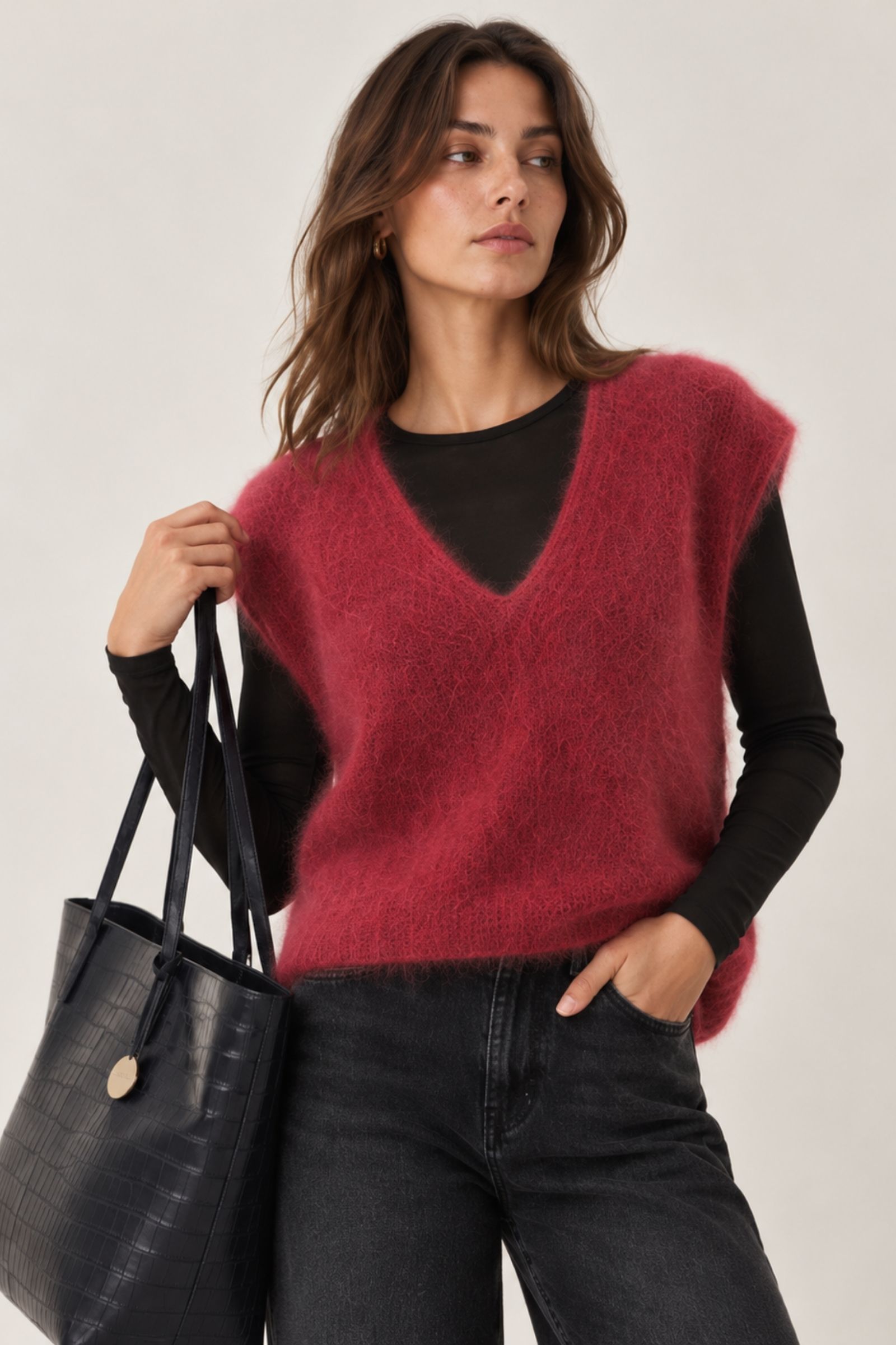 GILET EFFETTO SOFFICE CON SCOLLO A V - Image 2