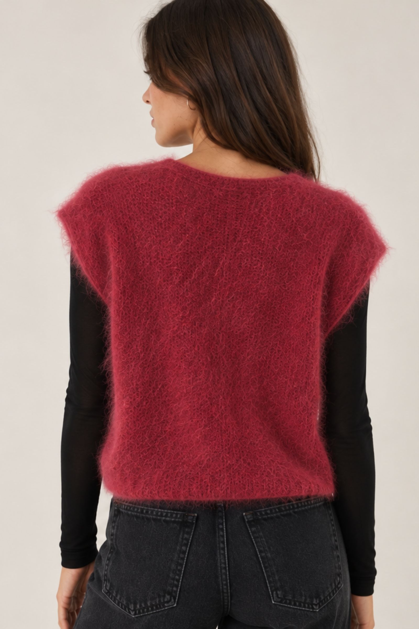 GILET EFFETTO SOFFICE CON SCOLLO A V - Image 3