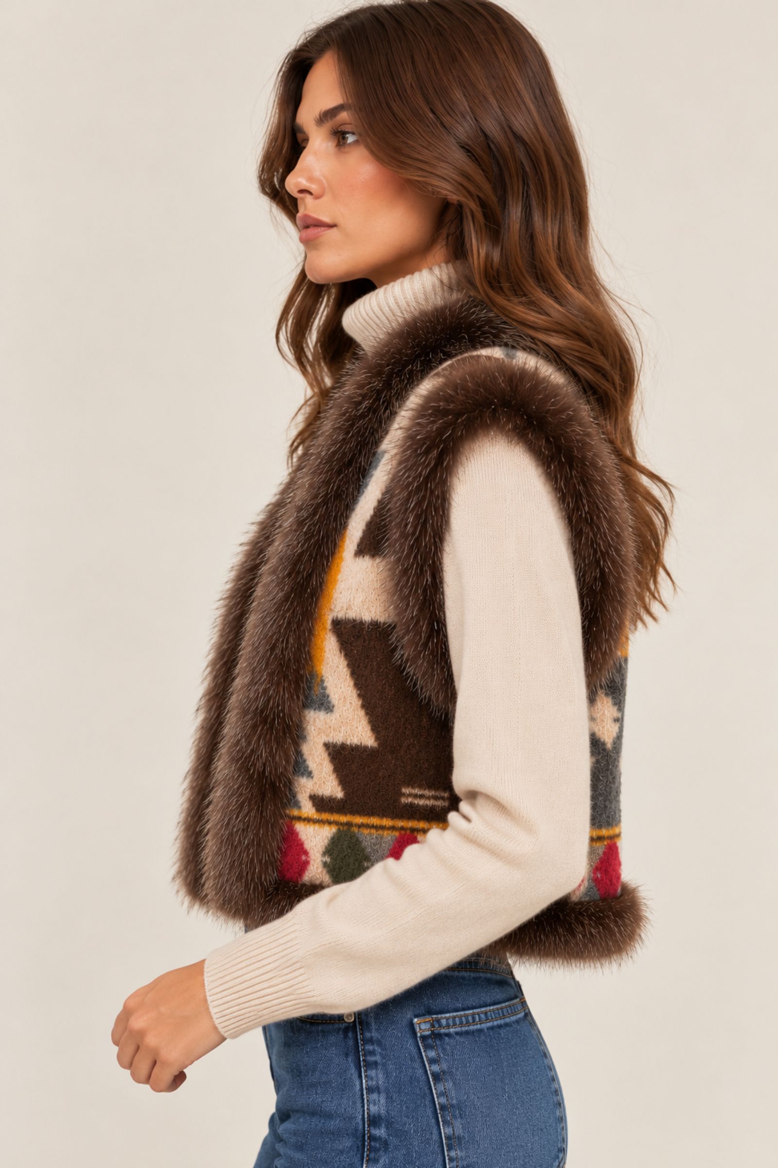 GILET IN MAGLIA FANTASIA CON BORDI EFFETTO PELLICCIA - Image 3