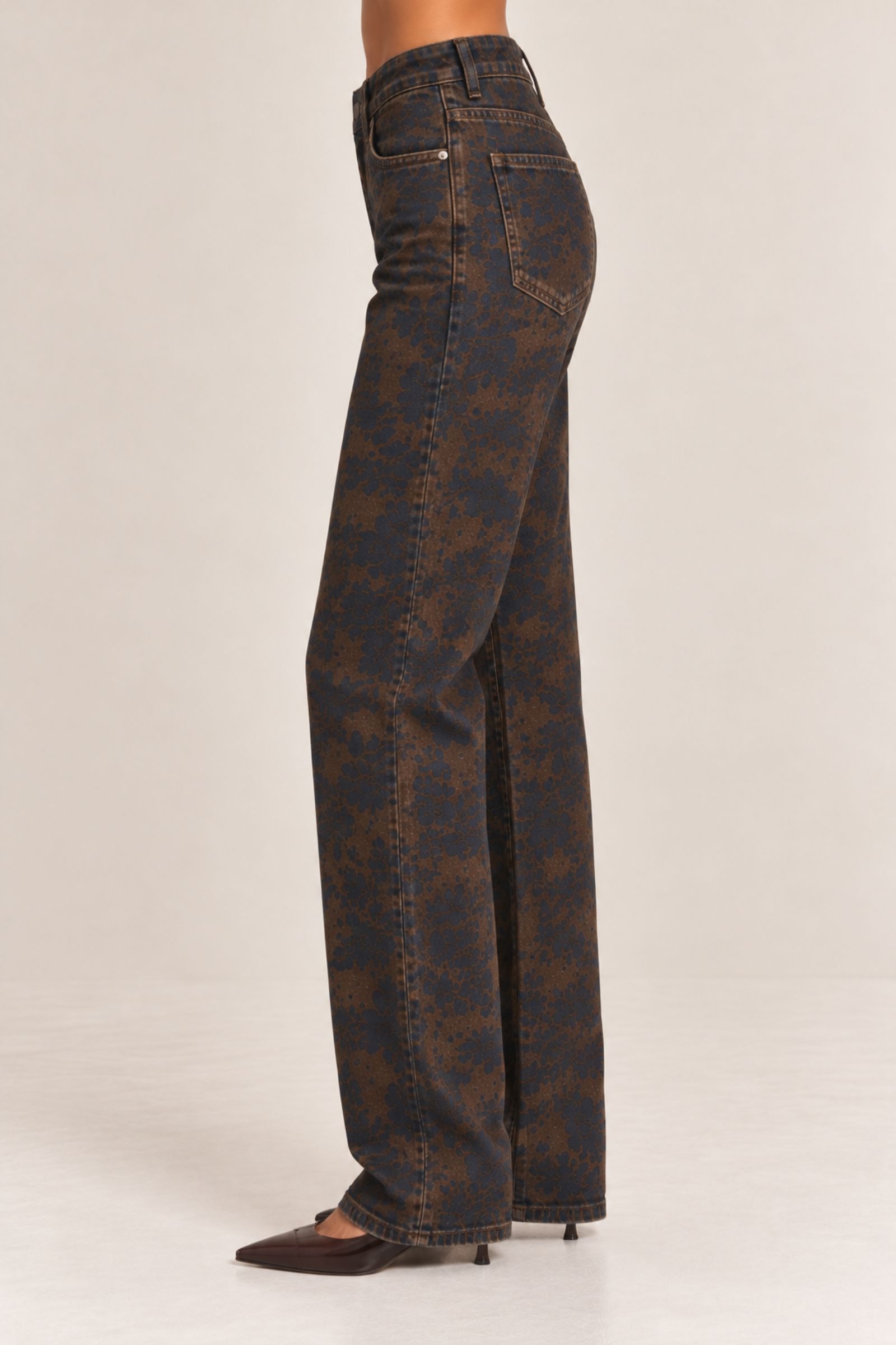 PANTALONI CON FANTASIA FLOREALE - Image 4