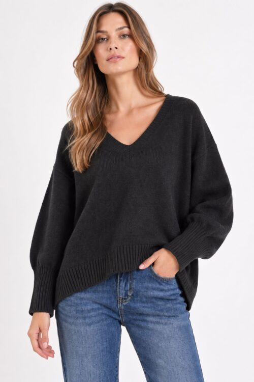 Alternative view of MAGLIA OVERSIZE CON SCOLLO A V
